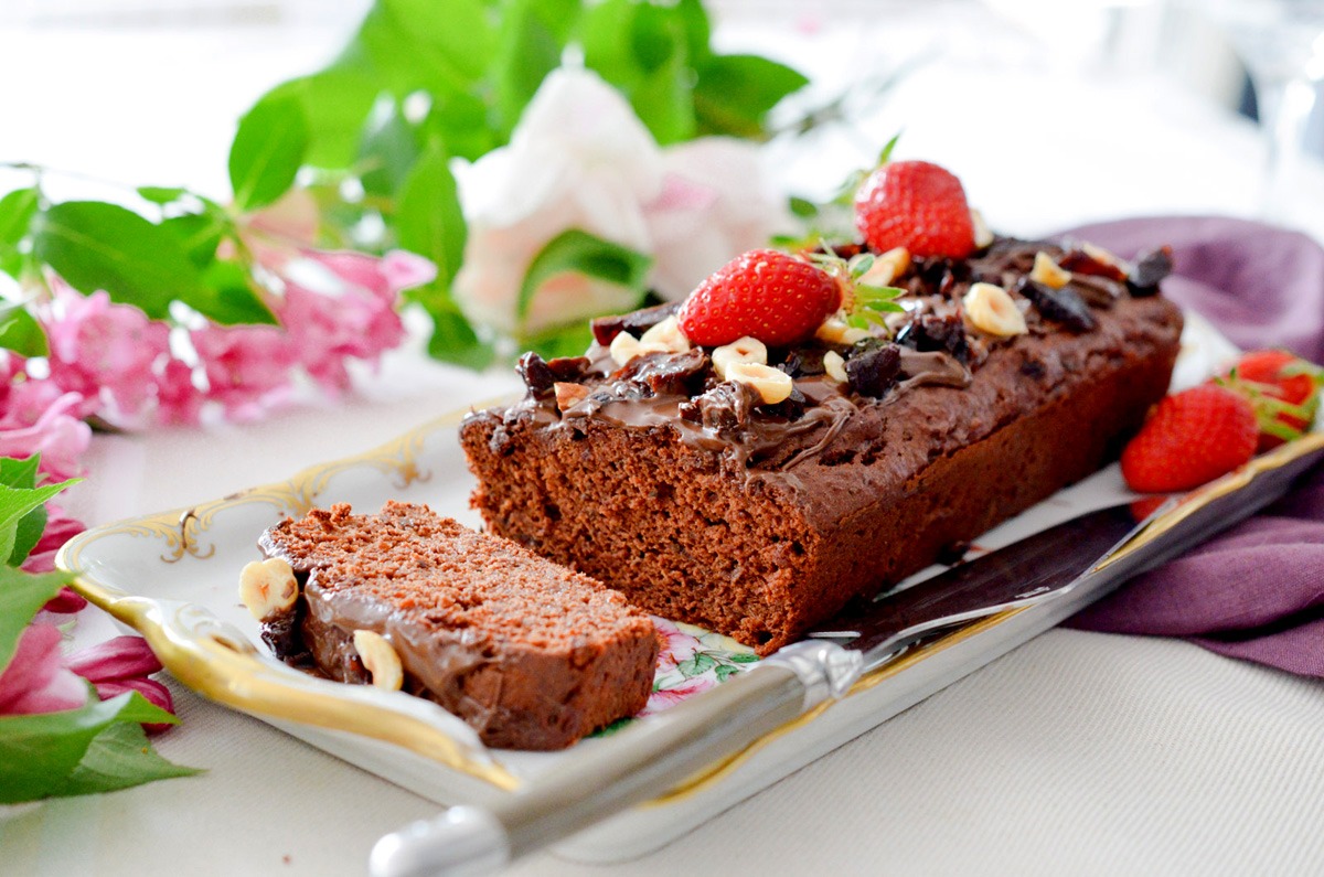 Cake Moelleux Chocolat Pruneaux Recette Sans Lait Et Sans Gluten Avec Du Lait D Amande Intense Et De La Farine De Riz Bjorg